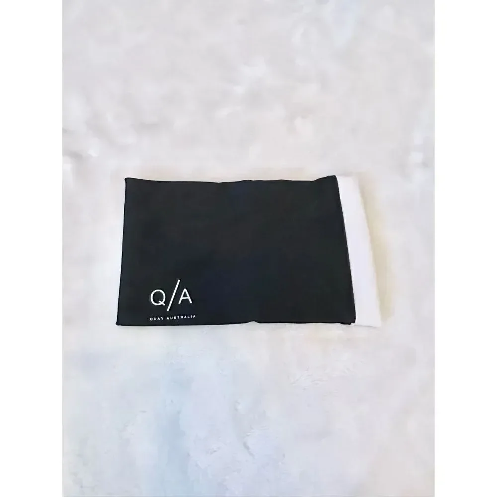 Quay black and white sunglasses case